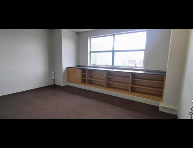 INDUSTRIAL PROPERTY TO RENT IN SILVERTON